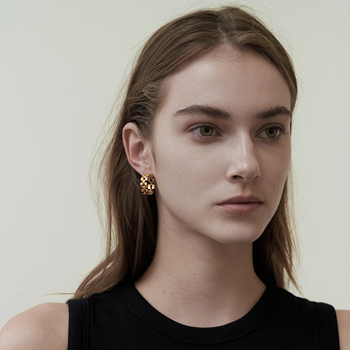CLASSIC Large Hoop Earrings