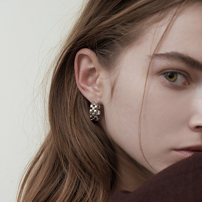 CLASSIC Large Hoop Earrings