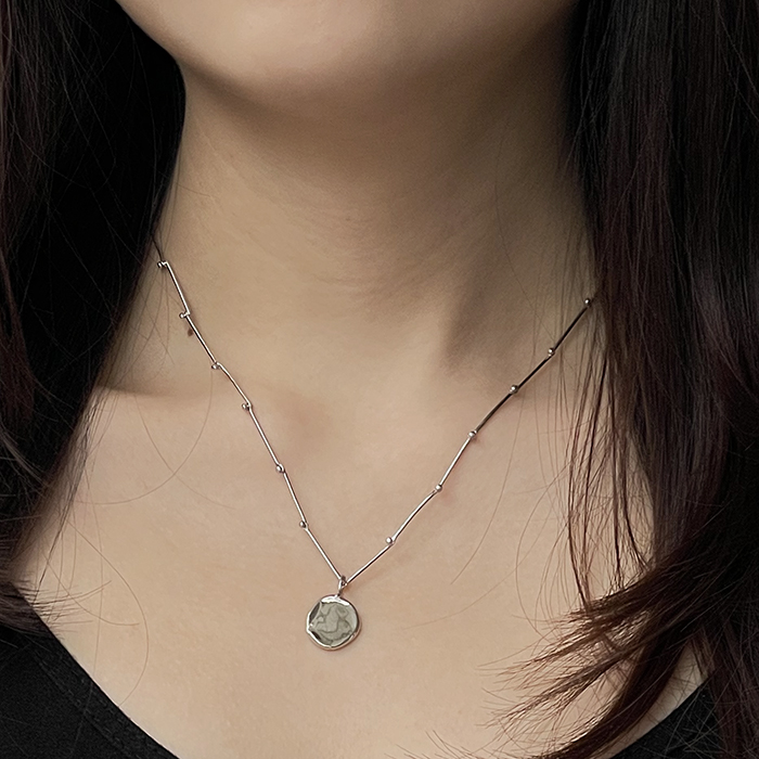 BLOOM Round Pendant Necklace
