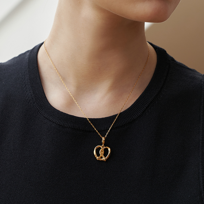 MIMI Adorable Pretzel Pendant