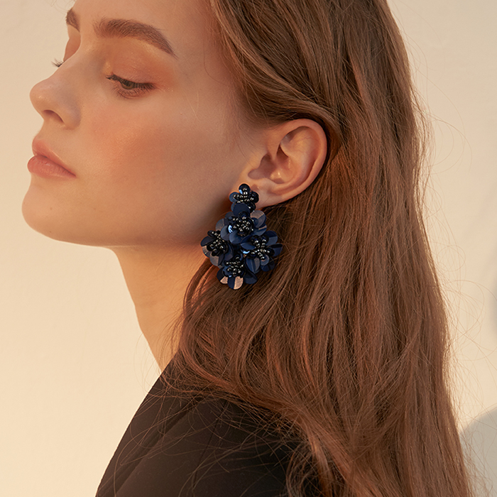 [리퍼브] Holiday Large Spangle Flower Earrings