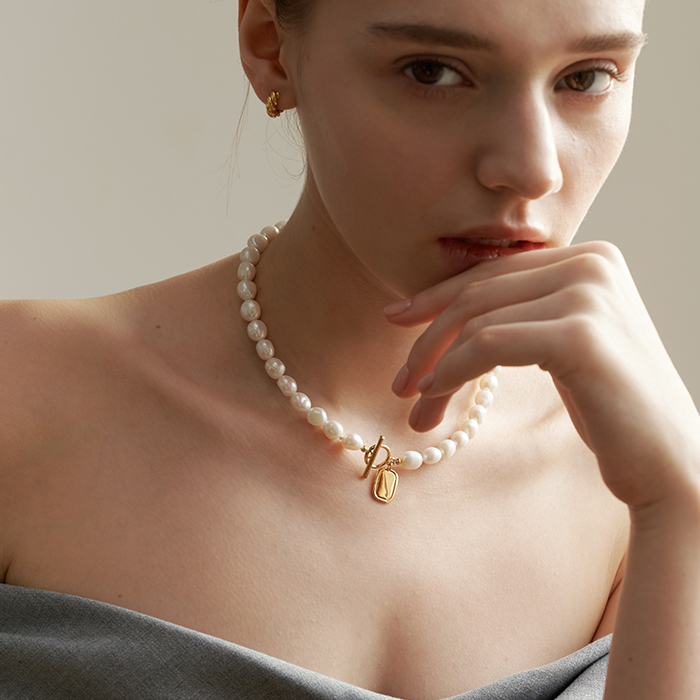 SEASONS Bold Pearl Necklace