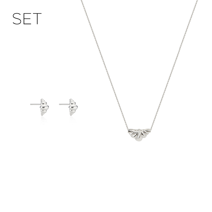 SEASONS Croissant Necklace and Earrings Set