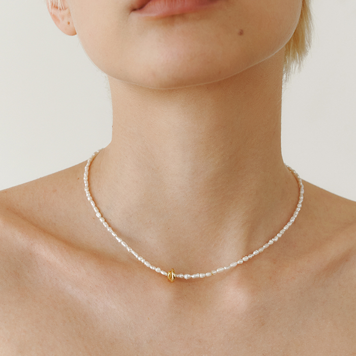 [리퍼브] MUTE Slim Pearl Necklace