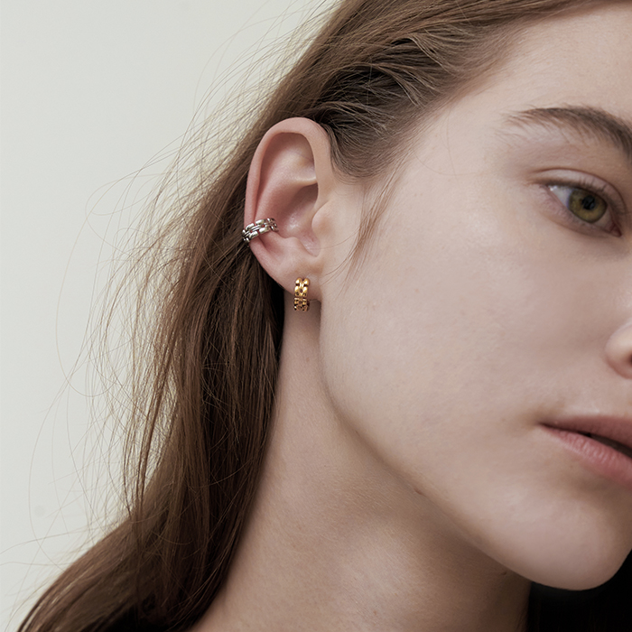CLASSIC Small Hoop Earrings