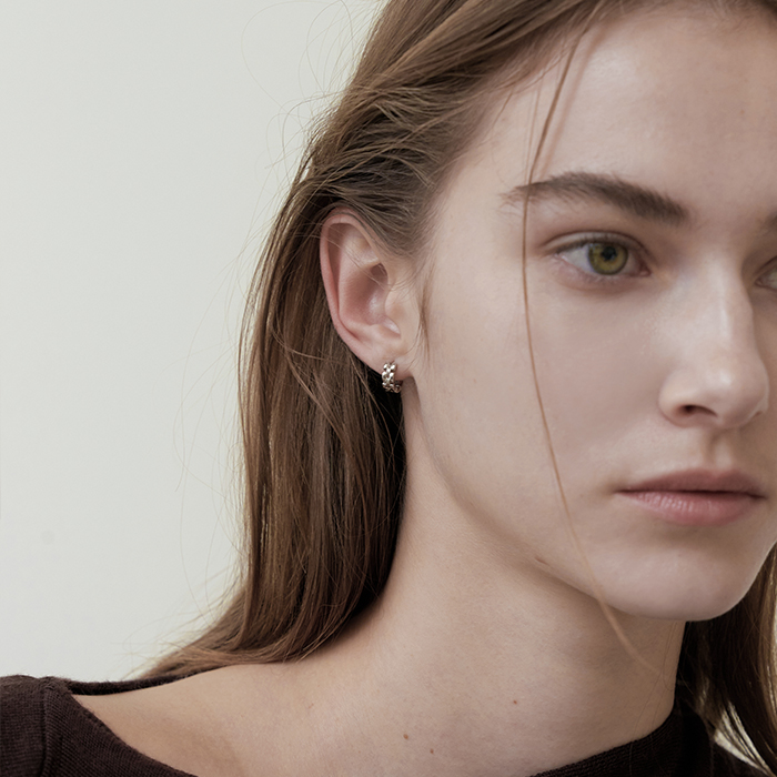 CLASSIC Small Hoop Earrings