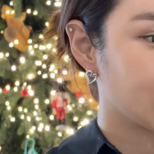 BIJOU Small Heart Earrings