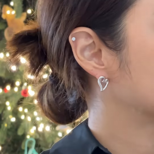 BIJOU Small Heart Earrings