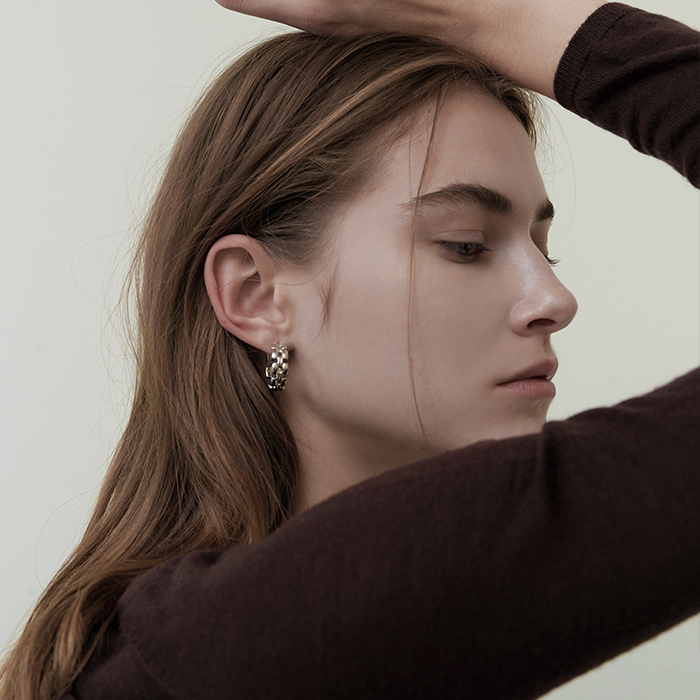 CLASSIC Large Hoop Earrings