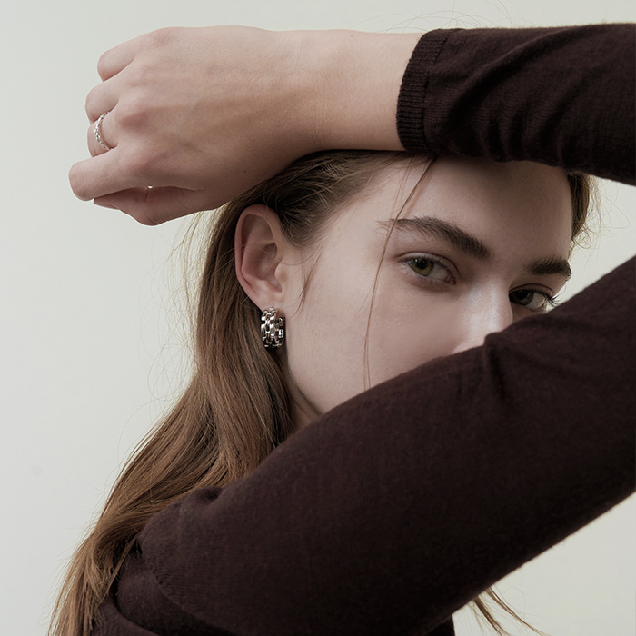 CLASSIC Large Hoop Earrings